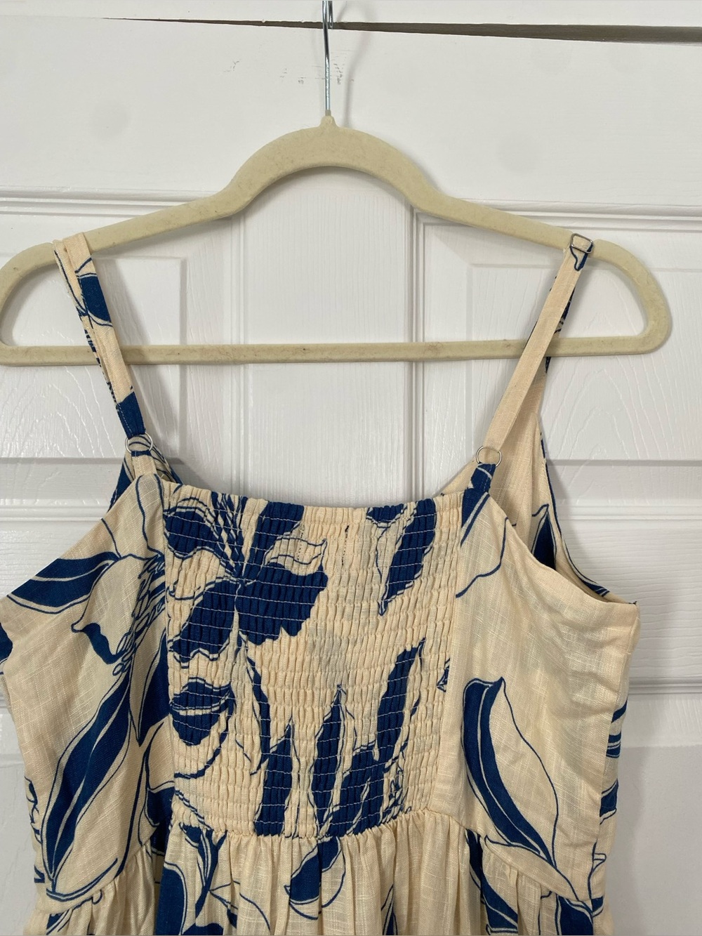 MSK Cream Maxi Dress with Blue Leaf Print and Front Tie Size Medium - Picture 9 of 14
